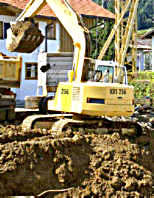 Pannenbaustelle am Rand der Siedlung