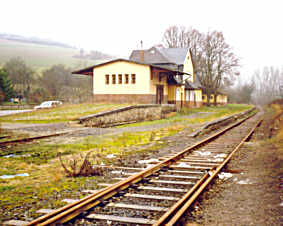 der erste,  gut erhaltene Bahnhof der Abzweigbahn