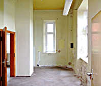 besser erhaltener Raum im ersten Stock