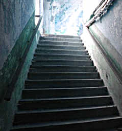 Kellertreppe im Querbau