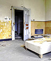 ehemaliges Schlafzimmer im ersten Stock des Querbaus